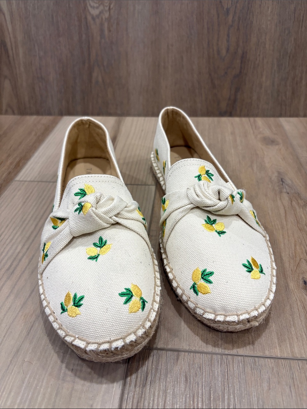 Talbots Izzy Knotted Canvas Cream Espadrille Loafers Lemon Embroidery 8.5